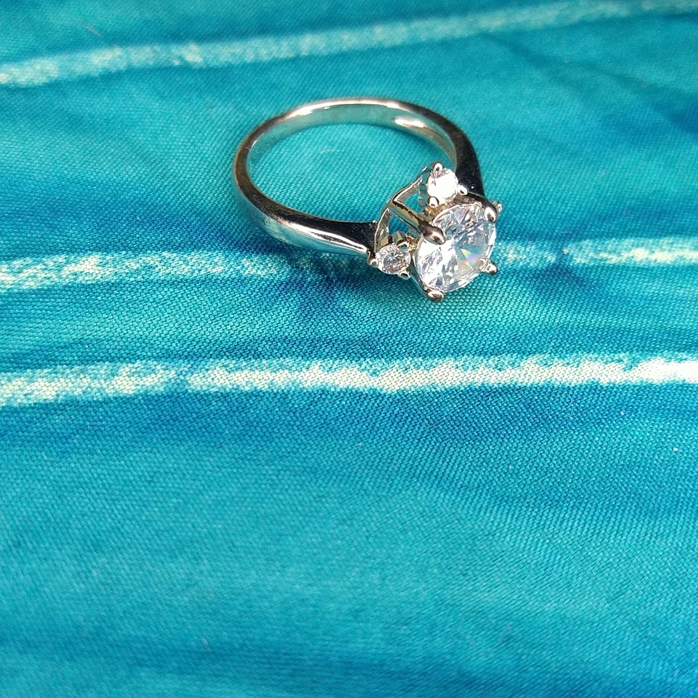 **Snowflake design radium ring size 6** - Picture 4 of 6